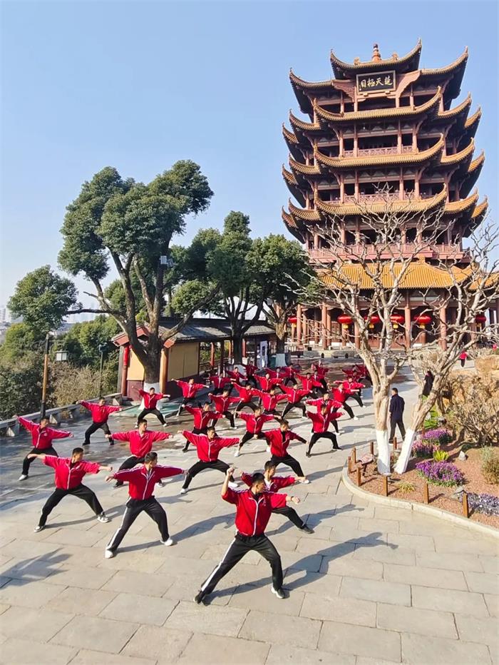 /content/202502/372497853f3a1f40dd8986211a5216a3.jpg 640 (6).jpg